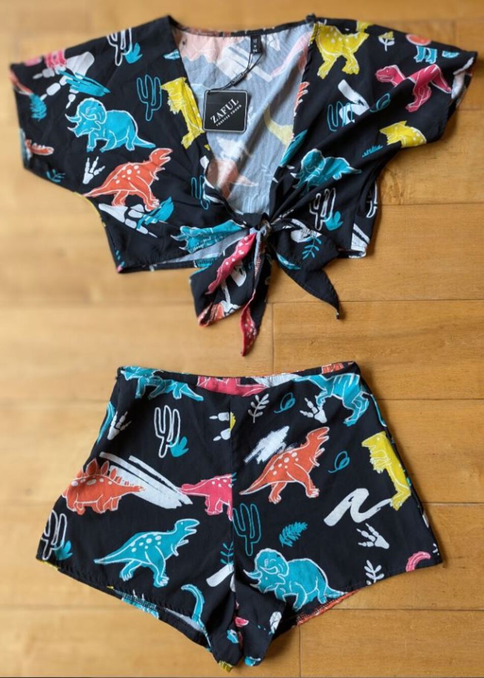 Womens Sm Summer Outfit NWT New Dinosaur Zaful Crop Top High Waist Short Size 4